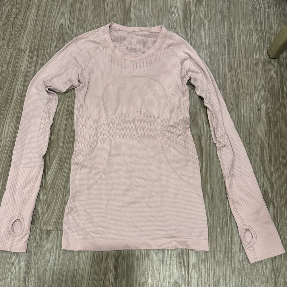 Lululemon “Run Swiftly” long sleeve in good condition
